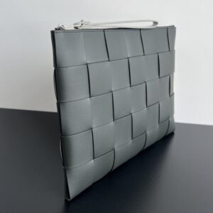 Replica Bottega Veneta Clutch 2.0 - best-selling designer handbag dupe
