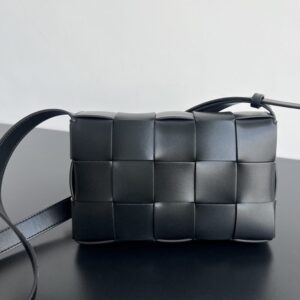 Replica Bottega Veneta Cassette 2.0 Black - premium-grade designer purse dupe