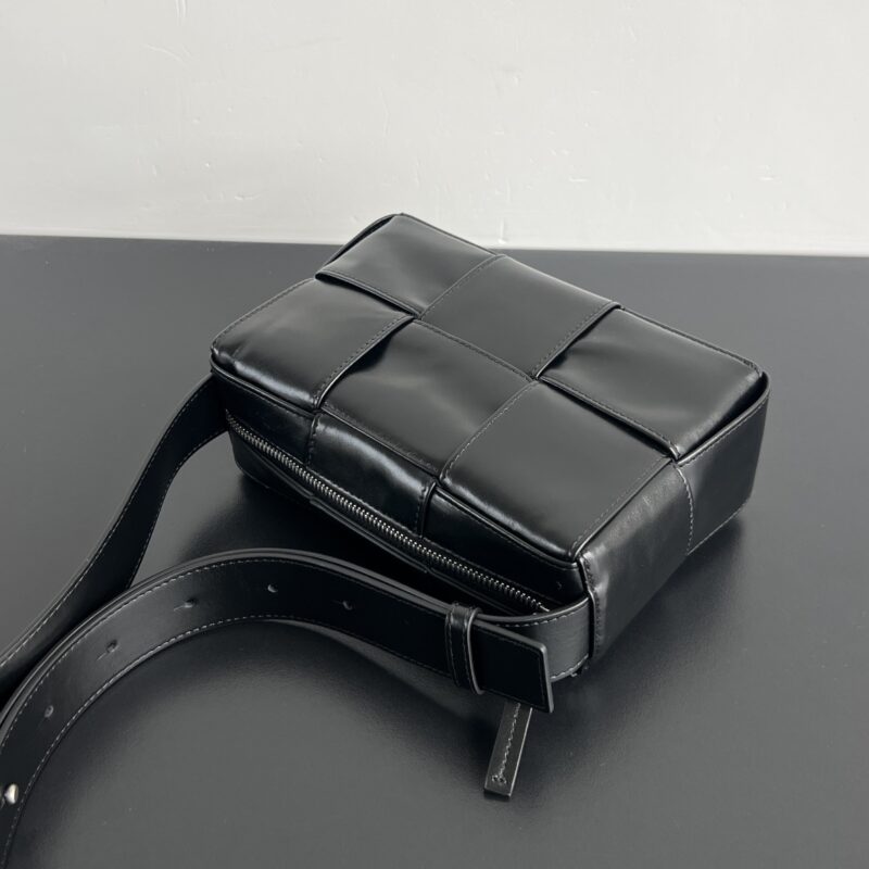 Replica Bottega Veneta Arco Camera Bag - premium 1:1 fake handbag model