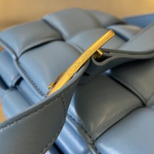Replica Bottega Veneta Cassette Sky Blue - authentic-look luxury purse replica