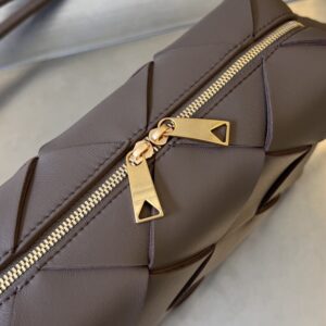 Replica Bottega Veneta Cassette Camera Bag - best-selling designer handbag dupe