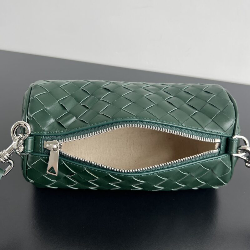 Replica Bottega Veneta Cylinder - realistic designer-inspired fake bag