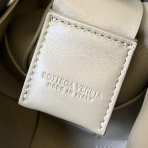 Replica Bottega Veneta Cassette 2.0 Beige - top-rated replica designer bag