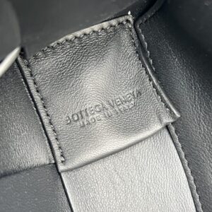 Replica Bottega Veneta Cassette 2.0 Black - premium 1:1 fake handbag model