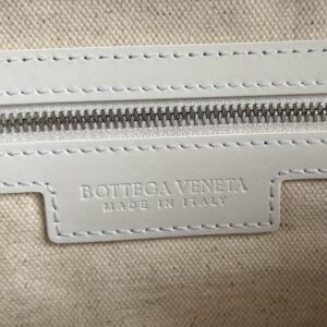 Replica Bottega Veneta Loop Camera Bag - top-tier luxury replica shoulder bag