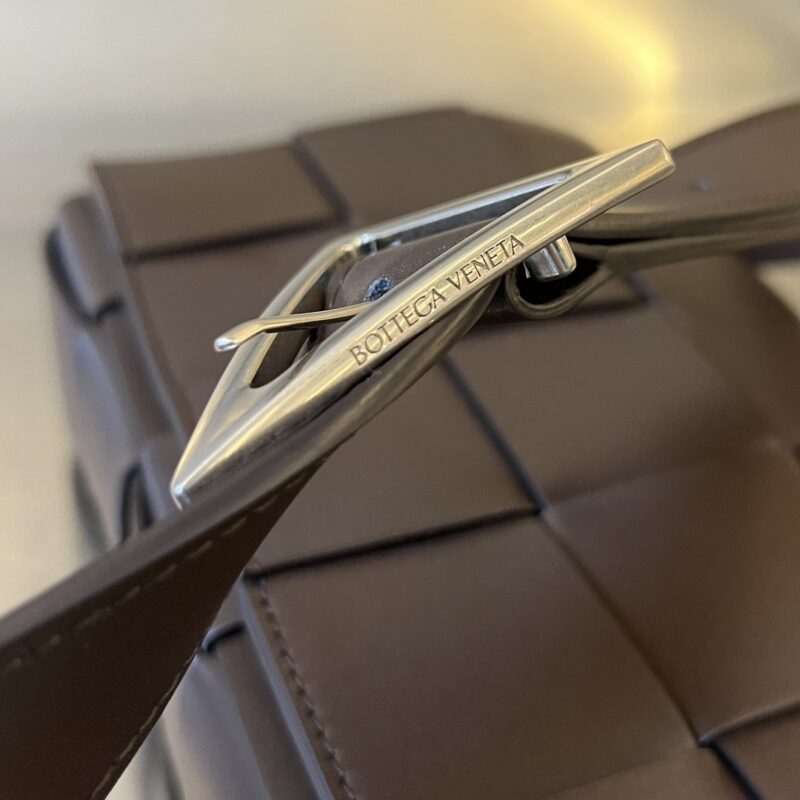 Replica Bottega Veneta Cassette 2.0 Dark Brown - top-tier luxury replica shoulder bag