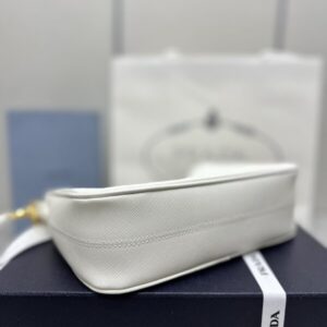 Replica Prada Re-Edition White 2005 - realistic designer-inspired fake bag