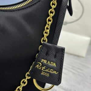 Replica Prada Re-Edition Nylon 2005 Black - authentic-look luxury purse replica