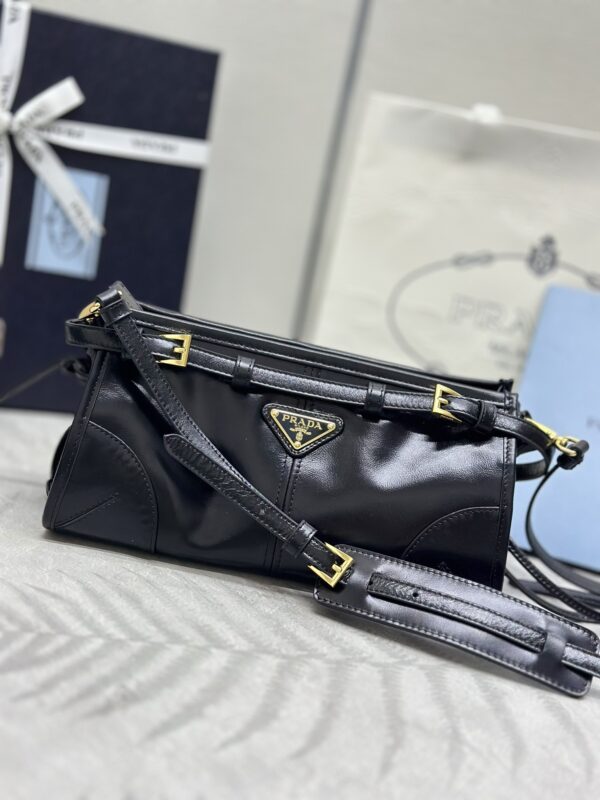 Replica Prada Leather Handbag Black - top-tier luxury replica shoulder bag