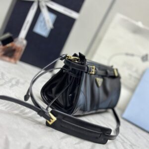 Replica Prada Leather Handbag Black - high-accuracy replica luxury purse
