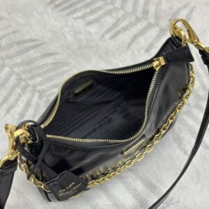 Replica Prada Re-Edition 2002 - premium-grade designer purse dupe