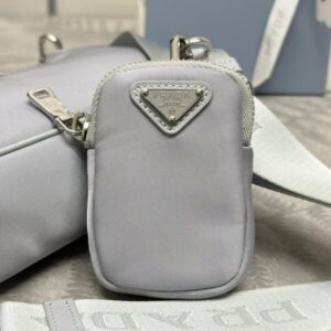 Replica Prada Re-Edition Nylon 2005 Blue - authentic-look luxury purse replica