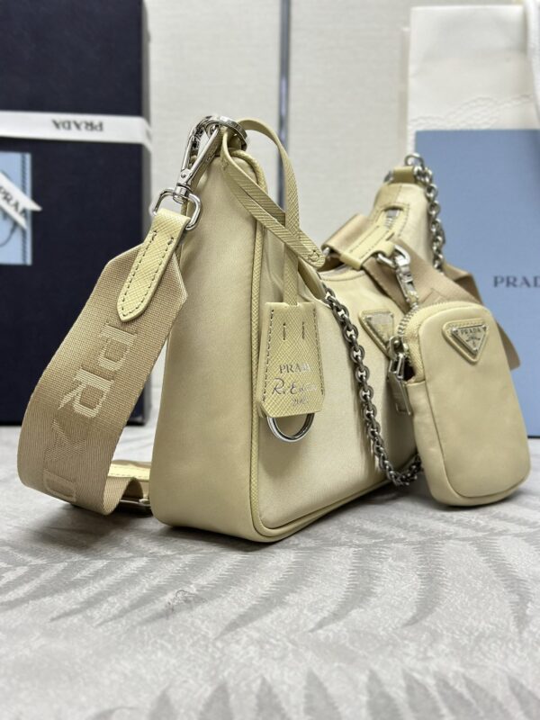 Replica Prada Re-Edition Nylon 2005 Yellow - high-accuracy replica luxury purse