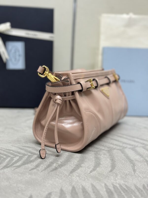 Replica Prada Pink Leather Handbag - ultra-realistic fake designer tote