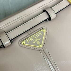 Replica Prada Pink Leather Handbag - ultra-realistic fake designer tote