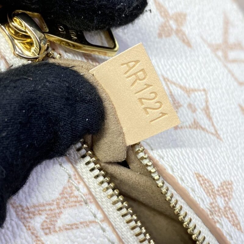 Replica Louis Vuitton Pochette Metis East West Pink - high-quality designer bag clone