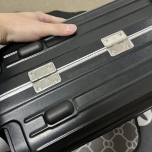 Replica Rimowa Hybrid Suitcase - realistic designer-inspired fake bag