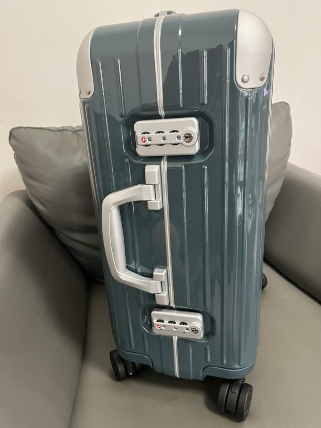 Replica Rimowa Hybrid Suitcase - realistic designer-inspired fake bag