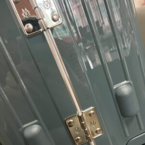 Replica Rimowa Hybrid Suitcase - ultra-realistic fake designer tote