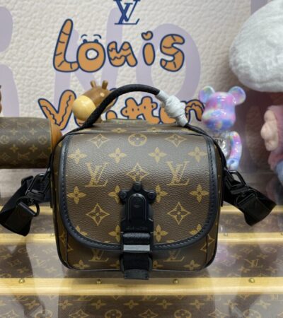 Replica Louis Vuitton Quest Messenger - high-end fake designer purse