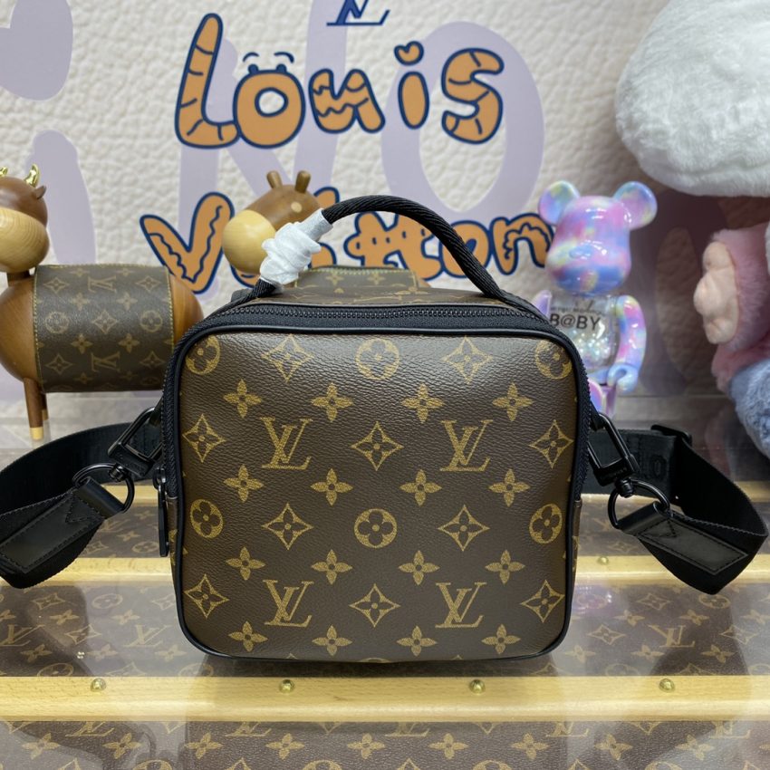 Replica Louis Vuitton Quest Messenger - ultra-realistic fake designer tote