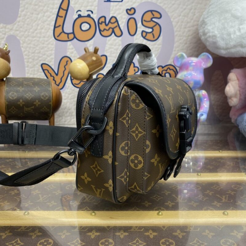 Replica Louis Vuitton Quest Messenger - authentic-look luxury purse replica
