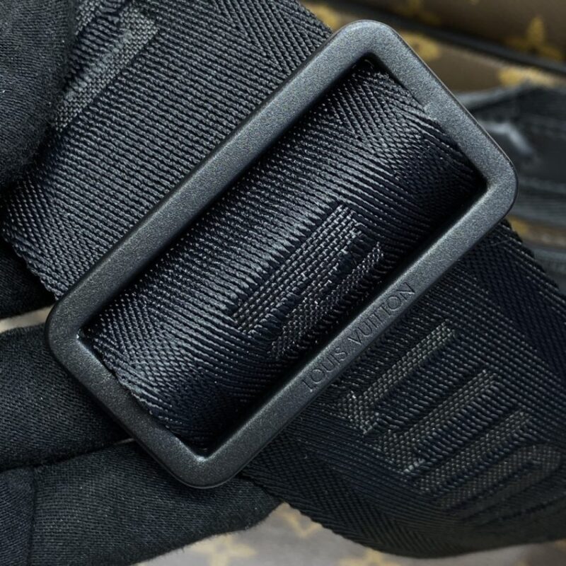 Replica Louis Vuitton Quest Messenger - high-end fake designer purse