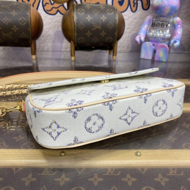 Replica Louis Vuitton Wallet on Chain Ivy White - near-authentic luxury replica handbag