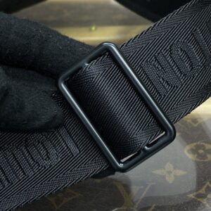 Replica Louis Vuitton Rush Bumbag Black - authentic-look luxury purse replica