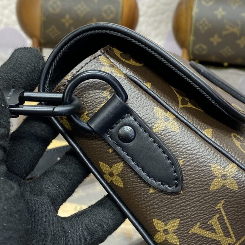 Replica Louis Vuitton Messenger Brown - high-quality designer bag clone