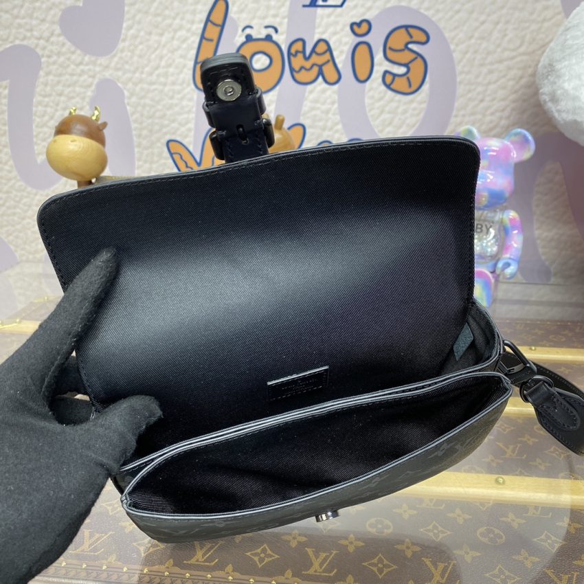 Replica Louis Vuitton Wearable Wallet Black - top-rated replica designer bag