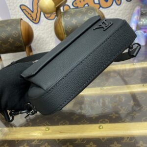 Replica Louis Vuitton Pilot Wearable Wallet Black - elite superclone designer purse