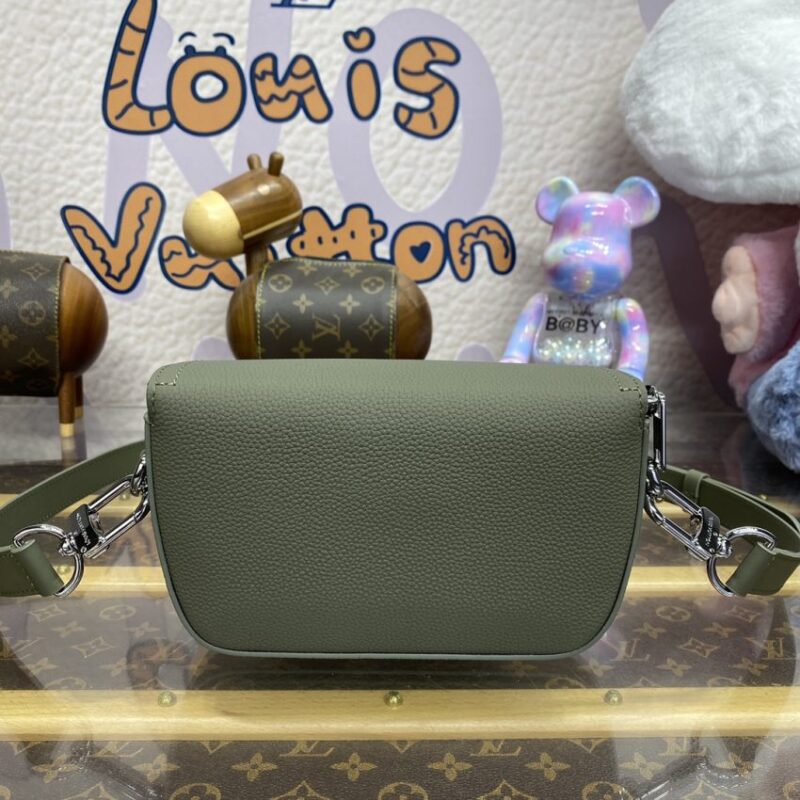Replica Louis Vuitton Pilot Wearable Wallet Green - ultra-realistic fake designer tote