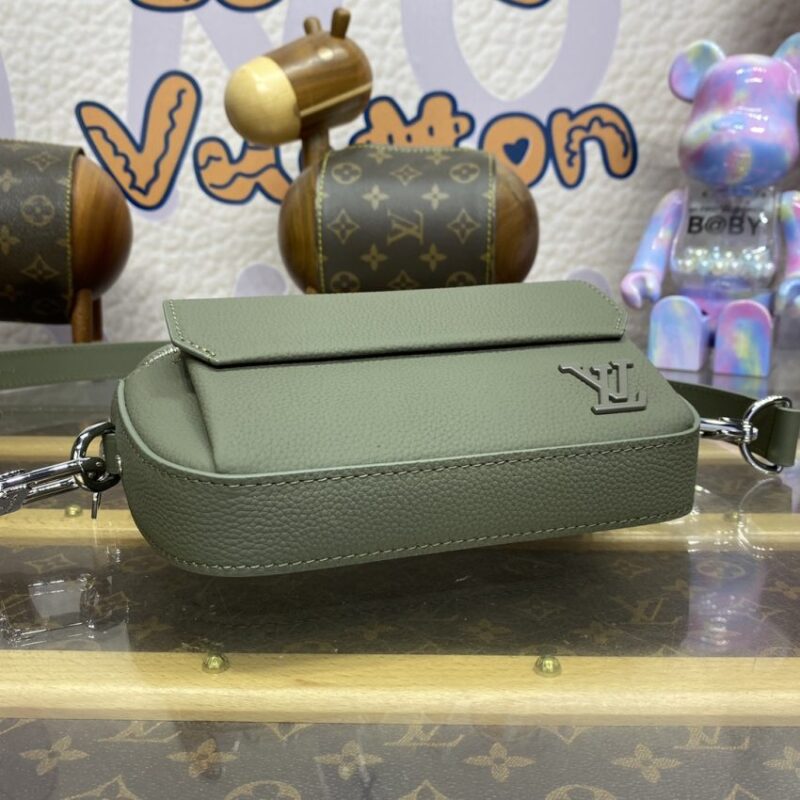 Replica Louis Vuitton Pilot Wearable Wallet Green - high-accuracy replica luxury purse