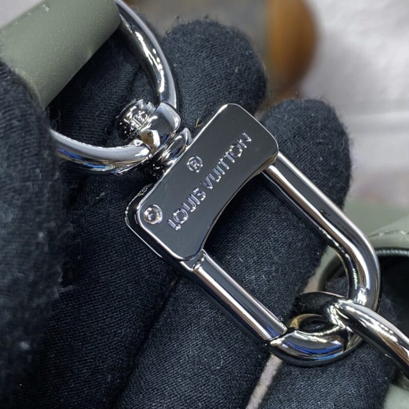 Replica Louis Vuitton Takeoff Messenger - best quality luxury bag dupe