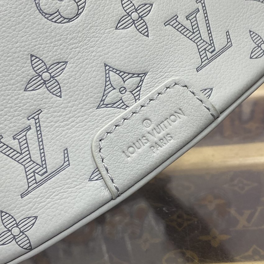 Replica Louis Vuitton Bumbag Discovery Grey - premium 1:1 fake handbag model