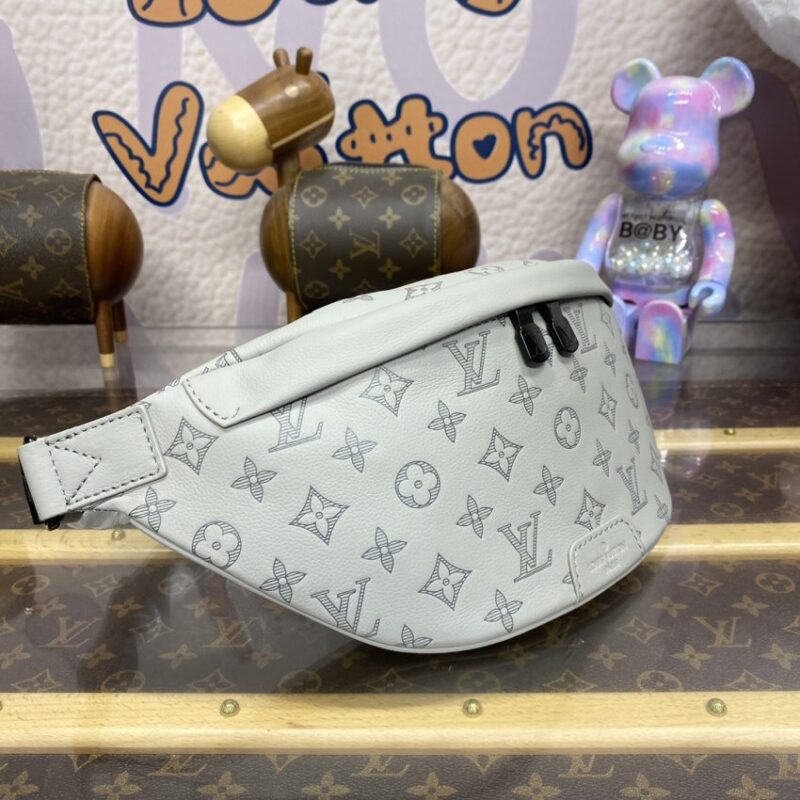 Replica Louis Vuitton Bumbag Discovery Grey - top-tier luxury replica shoulder bag