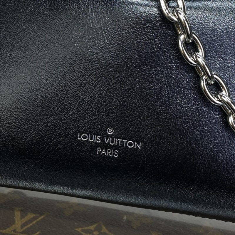Replica Louis Vuitton Slim Trunk Black - realistic designer-inspired fake bag