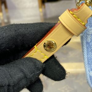 Replica Louis Vuitton Liv Pochette - high-end fake designer purse