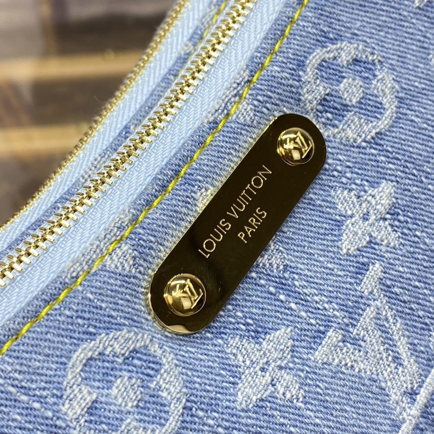 Replica Louis Vuitton Liv Pochette - top-tier luxury replica shoulder bag