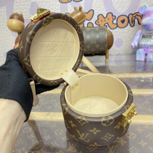 Replica Louis Vuitton Scott - near-authentic luxury replica handbag