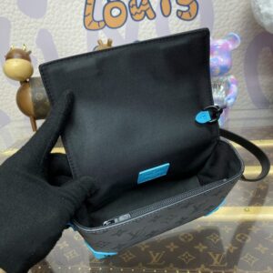 Replica Louis Vuitton Steamer Wearable Wallet Grey - high-end fake designer purse