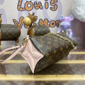 Replica Louis Vuitton Bloom Pouch - ultra-realistic fake designer tote