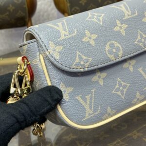 Replica Louis Vuitton Wallet on Chain Ivy Grey - high-end fake designer purse