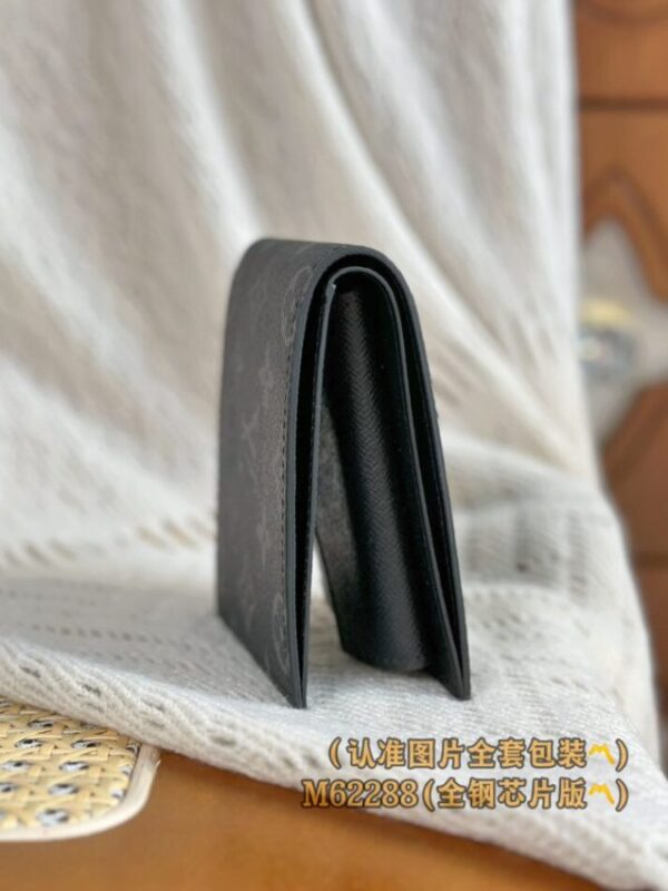 Replica Louis Vuitton Marco Wallet Black - top-tier luxury replica shoulder bag