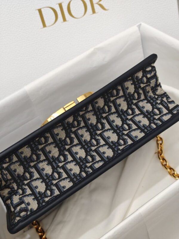 Replica Dior 30 Montaigne On Chain - authentic-look luxury purse replica