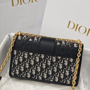Replica Dior 30 Montaigne On Chain - realistic designer-inspired fake bag