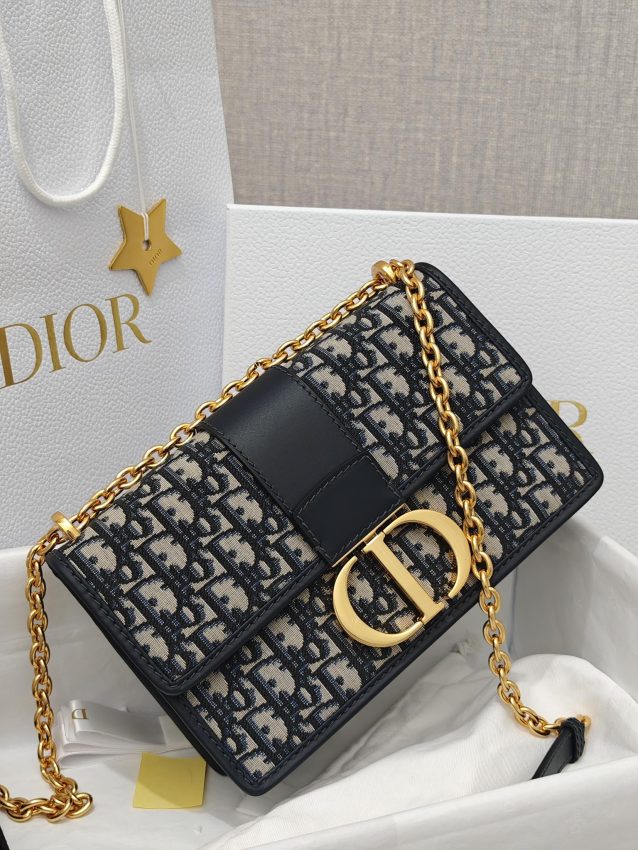 Replica Dior 30 Montaigne On Chain - ultra-realistic fake designer tote