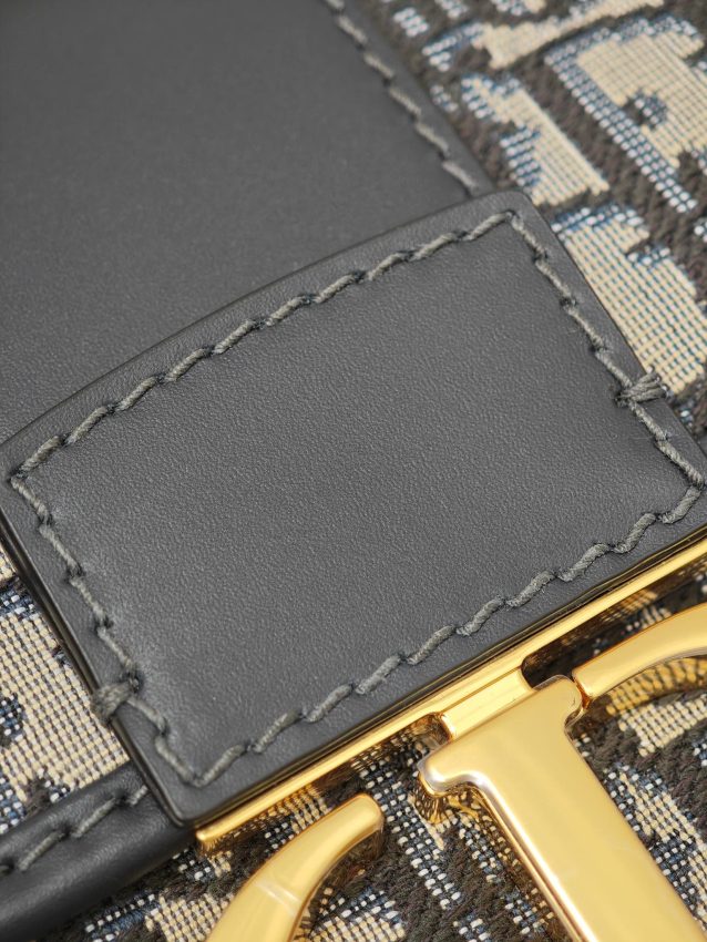 Replica Dior 30 Montaigne On Chain - high-end fake designer purse