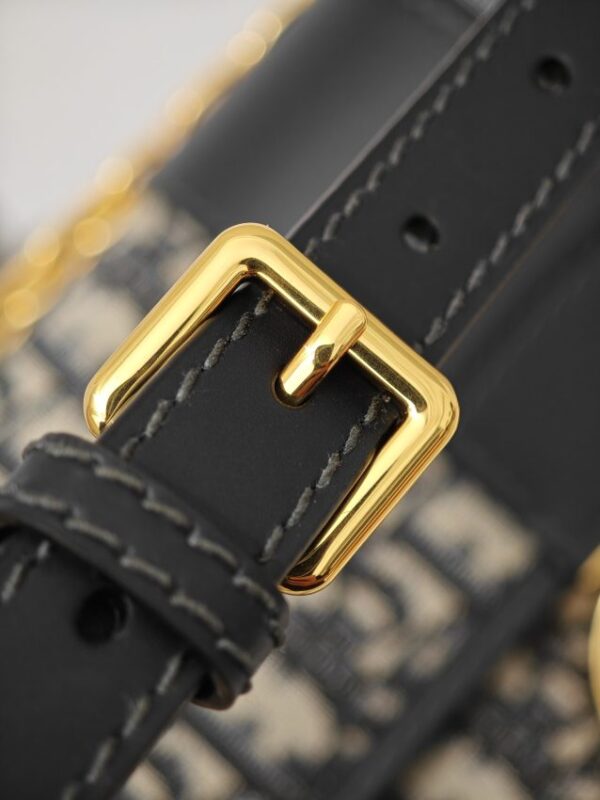 Replica Dior 30 Montaigne On Chain - near-authentic luxury replica handbag